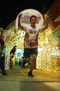 BIB: 50404
                            <button type="button" onclick="openModal(21832093)" class="btn btn-primary btn-sm float-right btn-popup" data-toggle="modal" data-target=".modal-high-quality">
                        <i class="fas fa-shopping-cart"></i> Add to Cart
                    </button>
                                            <button type="button" onclick="isThisMe(21832093, true)" class="btn btn-success btn-sm float-right btn-popup btn-isme hidden" data-toggle="tooltip" data-placement="bottom" title="นี่คือรูปของคุณใช่ไหม คลิกที่นี่เพื่อเอาเข้าอัลบั้ม">
                        <i class="fas fa-plus"></i> Add to album
                    </button>
                    <button type="button" onclick="isThisMe(21832093, false)" class="btn btn-warning btn-sm float-right btn-popup btn-isnotme hidden">
                        <i class="fas fa-ban"></i> Remove from album
                    </button>